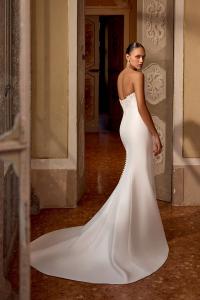 Kendall wedding dress by Justin Alexander