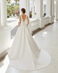 Adriana Alier Solveni wedding dress