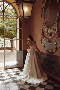Iva wedding dress by Justin Alexander